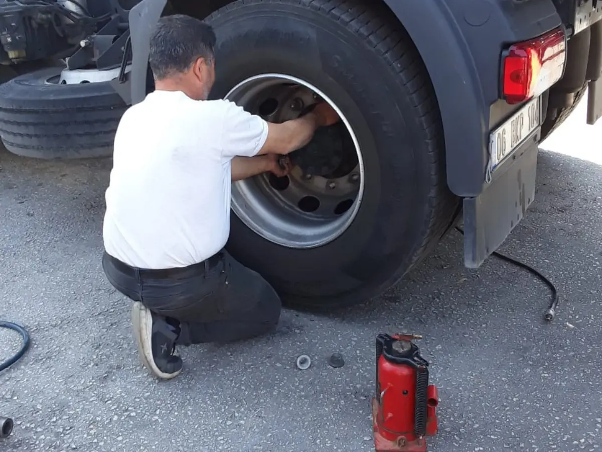 Üçyol Oto Lastikçi